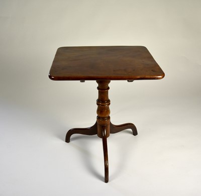Lot 632 - An early-mid 19th century mahogany and walnut tripod table