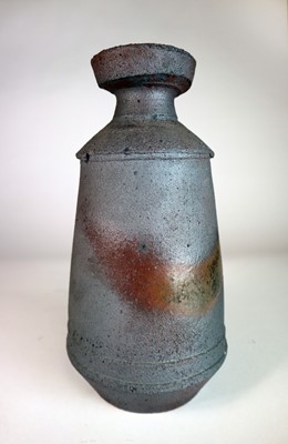Lot 333 - Tseng Min-Nan (Taiwanese Contemporary) Dark Grey Stoneware Vase