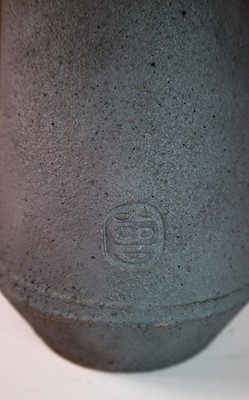 Lot 333 - Tseng Min-Nan (Taiwanese Contemporary) Dark Grey Stoneware Vase