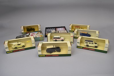 Lot 98 - A collection of models