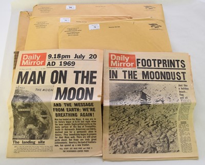 Lot 76 - APOLLO SPACE MISSIONS. A quantity of official...