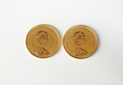 Lot 165 - Two Elizabeth II sovereigns