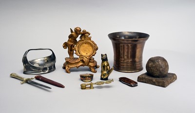 Lot 534 - Miscellaneous items, including three novelty match holders (10)
