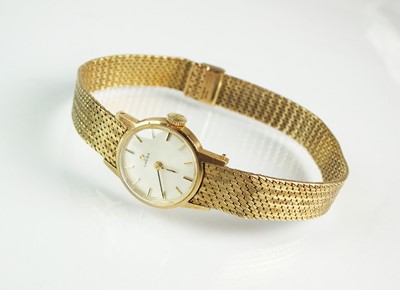 Lot 177 - A 9ct gold Lady's Omega bracelet watch