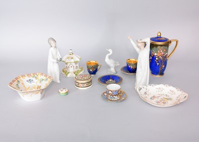 Lot 237 - A Crown Devon Fieldings lustre coffee service and other ceramics