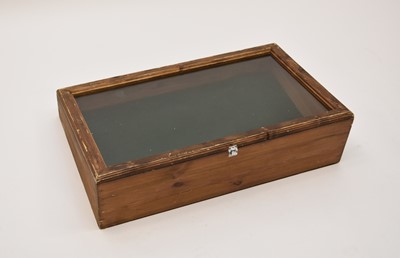 Lot 640 - Two vintage counter-top display cases