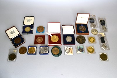 Lot 143 - A collection of thirty-seven silver, copper and bronze medals/medallions