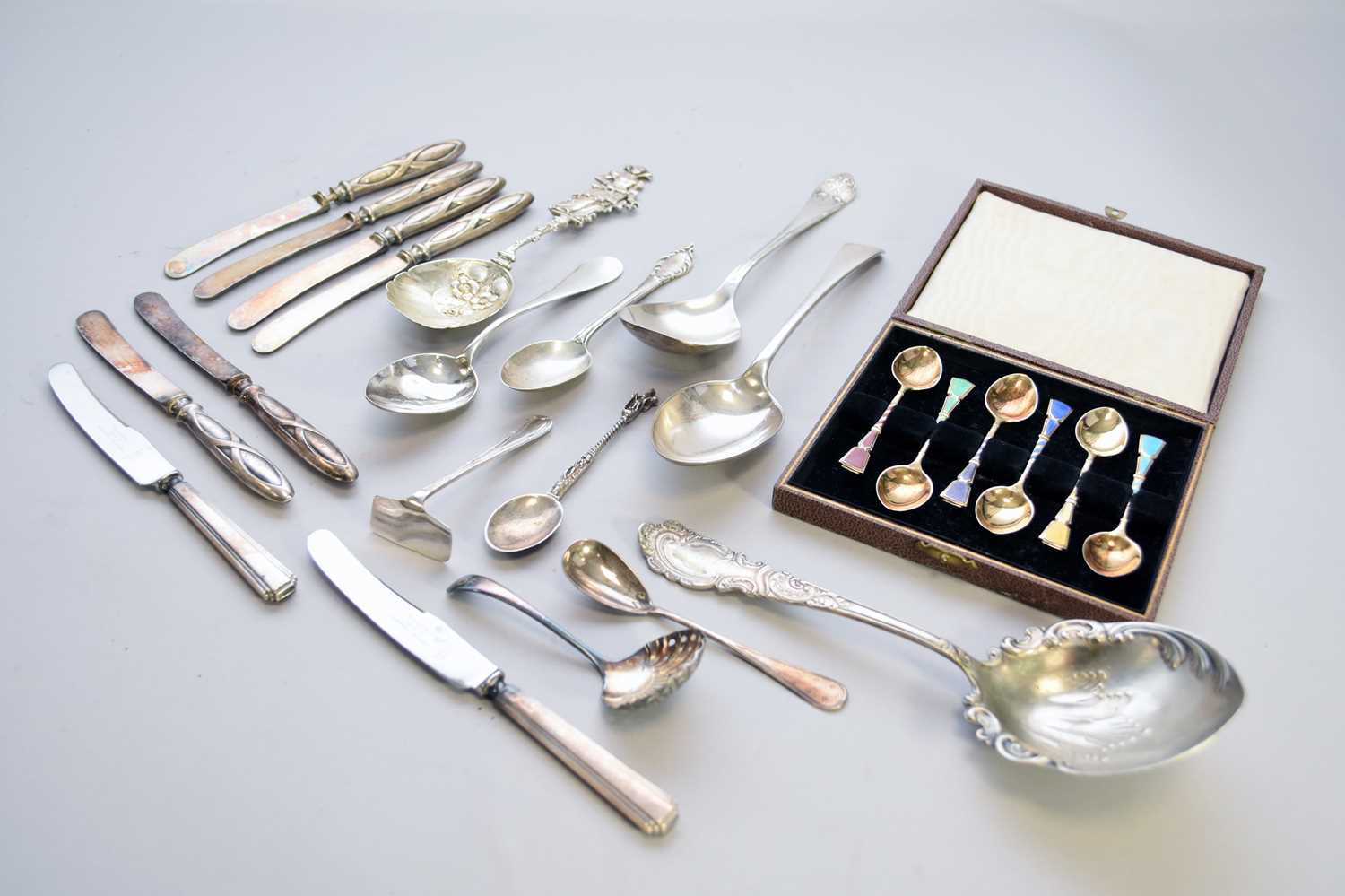 Lot 19 - A collection of silver and plated cutlery