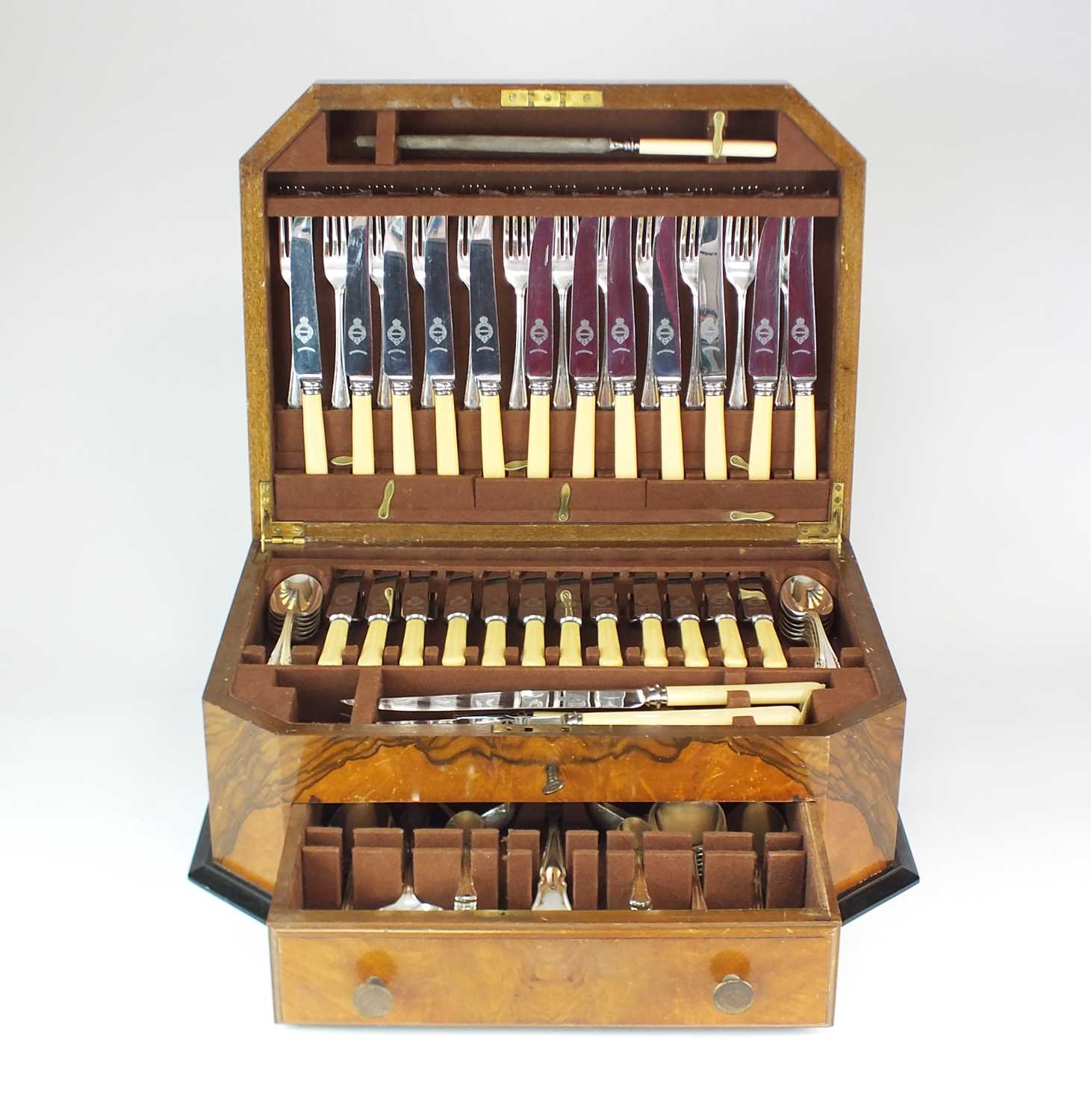 Lot 118 - An Art Deco cased canteen of silver plated cutlery