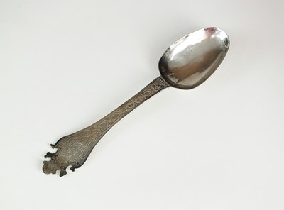 Lot 122 - An early 18th century German stylised trefid white metal spoon