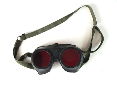 Lot 152 - Pair of German Wehrmacht Auer Neophan goggles