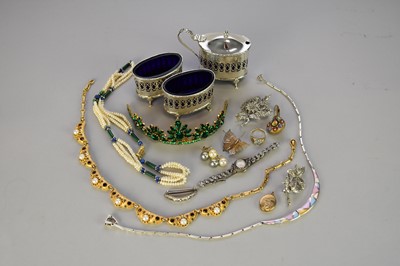 Lot 118 - A large collection of various pieces of costume jewellery