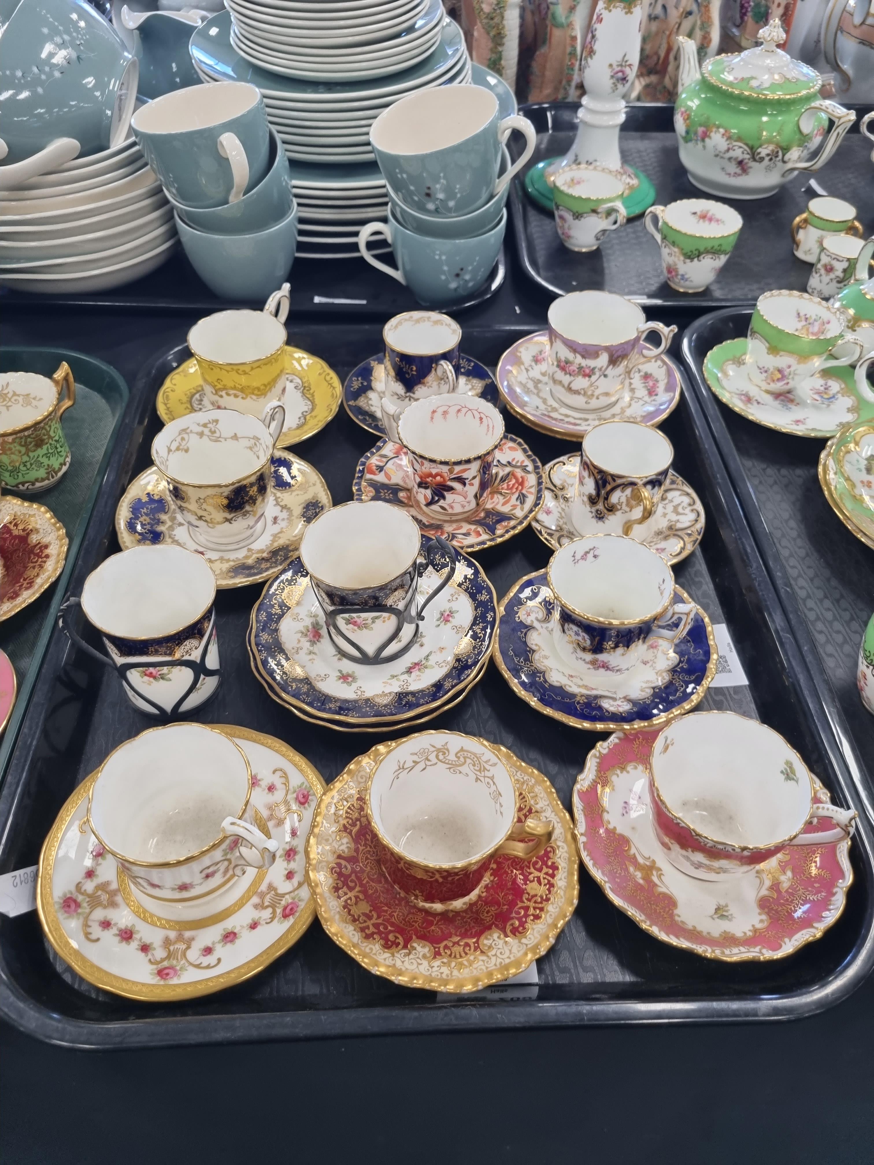 Lot 285 - A good collection of Coalport coffee cups