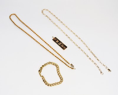 Lot 59 - A collection of gold jewellery