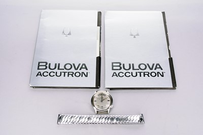 Lot 137 - A stainless steel Bulova Accutron wristwatch