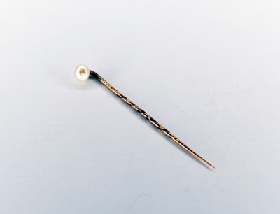 Lot 313 - An untested pearl stick pin