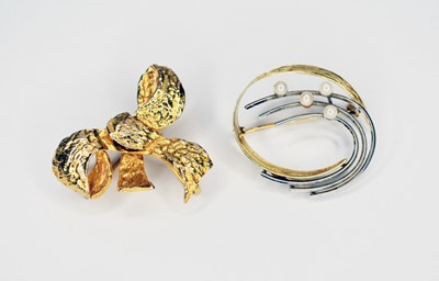 Lot 65 - Two gold brooches