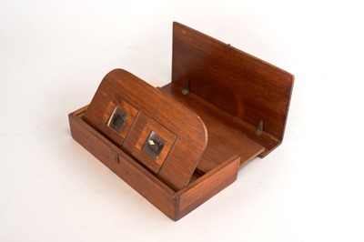 Lot 378 - A wood 3D viewer and collection of cards