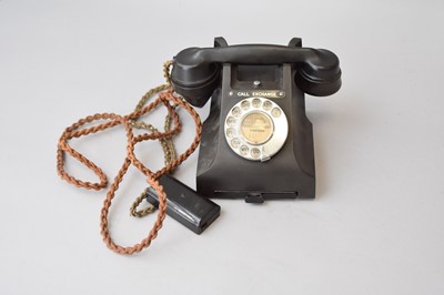 Lot 254 - A GPO model 312 Bakelite telephone