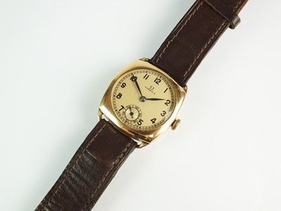 Lot 325 - A Gentleman's gold plated Omega wristwatch