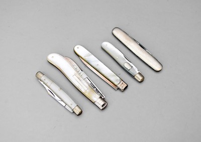 Lot 257 - Four mother of pearl handled fruit knives, two...