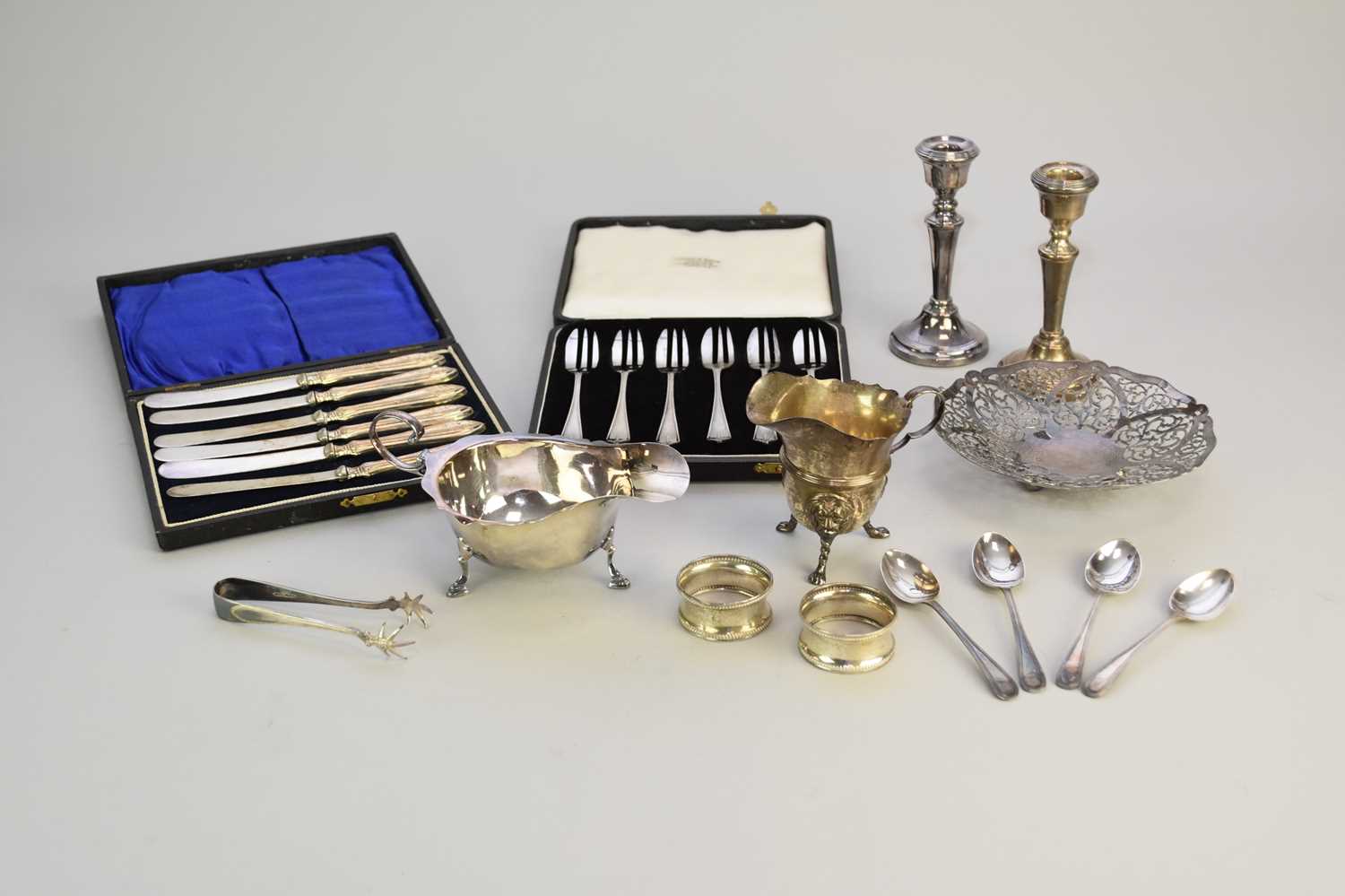 Lot 19 - A small collection of silver and plate