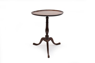 Lot 481 - An oak tripod wine table