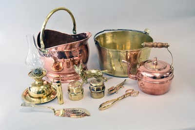 Lot 408 - A group of copper and brassware