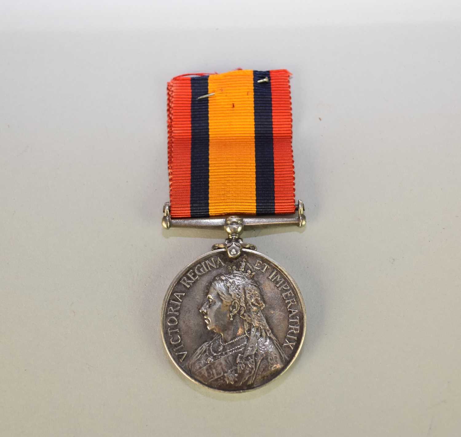Lot 354 - A Queen's South Africa medal. Anglo-Boer War...