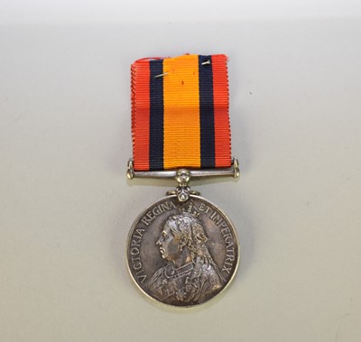 Lot 354 - A Queen's South Africa medal. Anglo-Boer War...