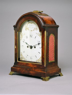 Lot 334 - A 19th century mahogany bracket clock by William Hills, Gloucester