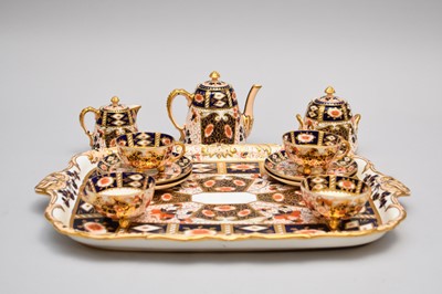 Lot 235 - Davenport imari 'Witches' pattern cabaret set