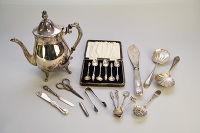 Lot 21 - A collection of silver and plate