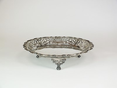 Lot 125 - An Edwardian silver pierced bowl