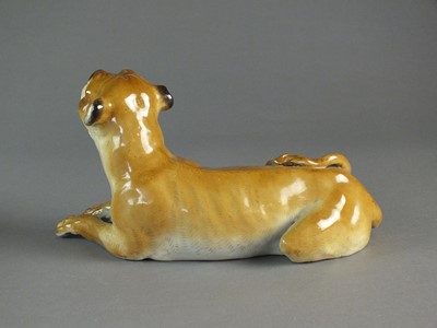 Lot 310 - A pair of Meissen models of a lion and lioness