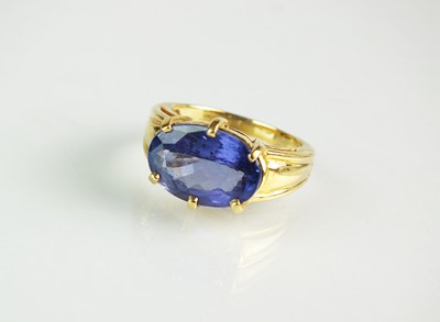 Lot 165 - An 18ct gold single stone tanzanite ring