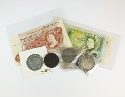 Lot 259 - A collection of British coins and banknotes