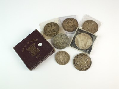 Lot 237 - A collection of crowns