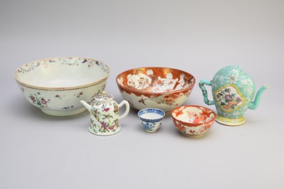 Lot 220 - A group of Chinese and Japanese porcelain