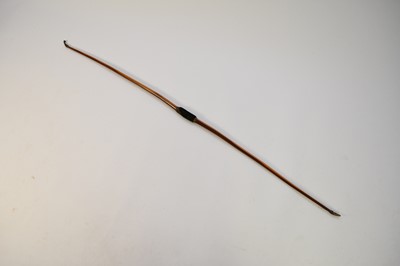 Lot 427 - A Buchanan 5' 25lb yew-wood longbow