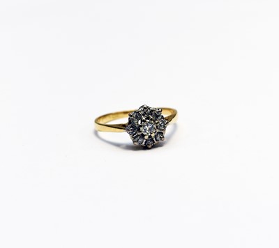 Lot 317 - A diamond floral cluster ring