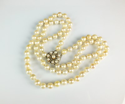 Lot 148 - A two strand uniform cultured pearl necklace