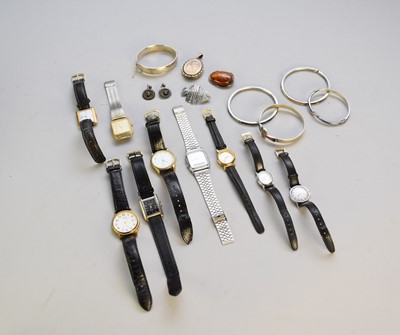 Lot 64 - A large collection of various pieces of jewellery and costume jewellery