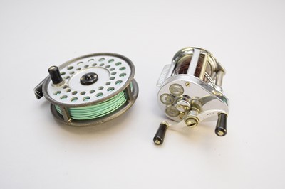 Lot 422 - A Hardy Elarex reel and a Viscount 140 reel