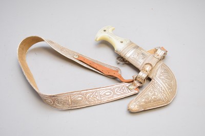 Lot 411 - Omani Khanjar dagger