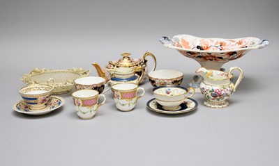 Lot 372 - A collection of English porcelain and pottery