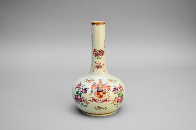 Lot 165 - A Samson-type porcelain bottle vase