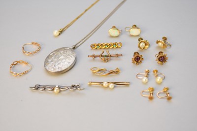 Lot 306 - A small collection of jewellery