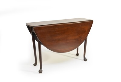 Lot 806 - A George III mahogany drop-leaf table