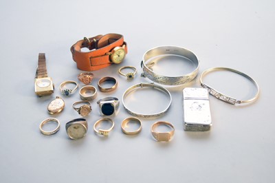 Lot 88 - A small collection of jewellery